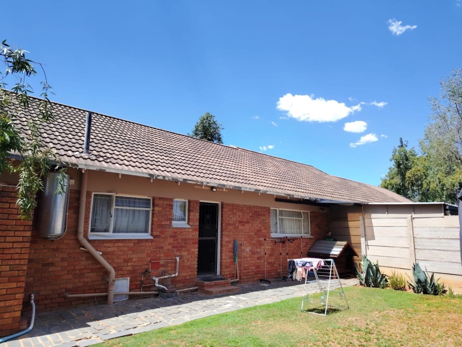 2 Bedroom Property for Sale in Pellissier Free State